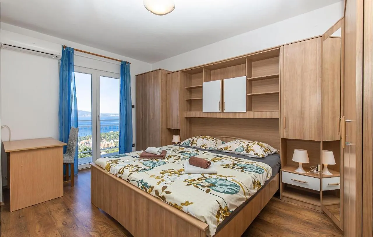 Lovely Apartment In Novi Vinodolski With Wifi