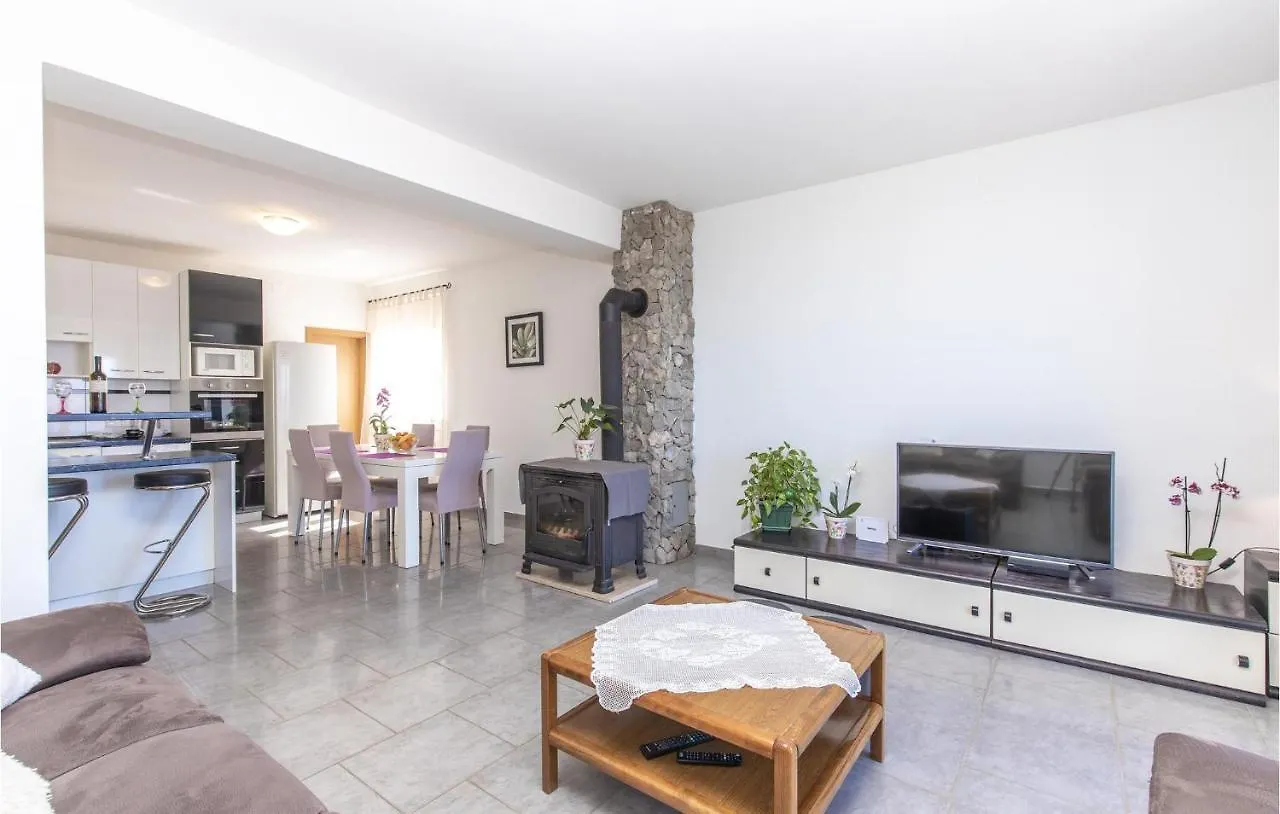 Lovely Apartment In Novi Vinodolski With Wifi