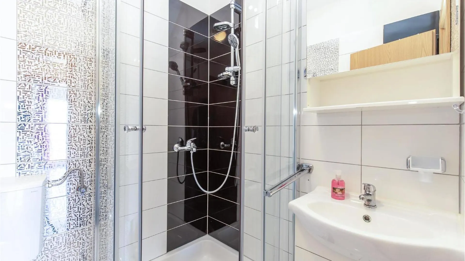 Lovely Apartment In Novi Vinodolski With Wifi 0*,  克罗地亚