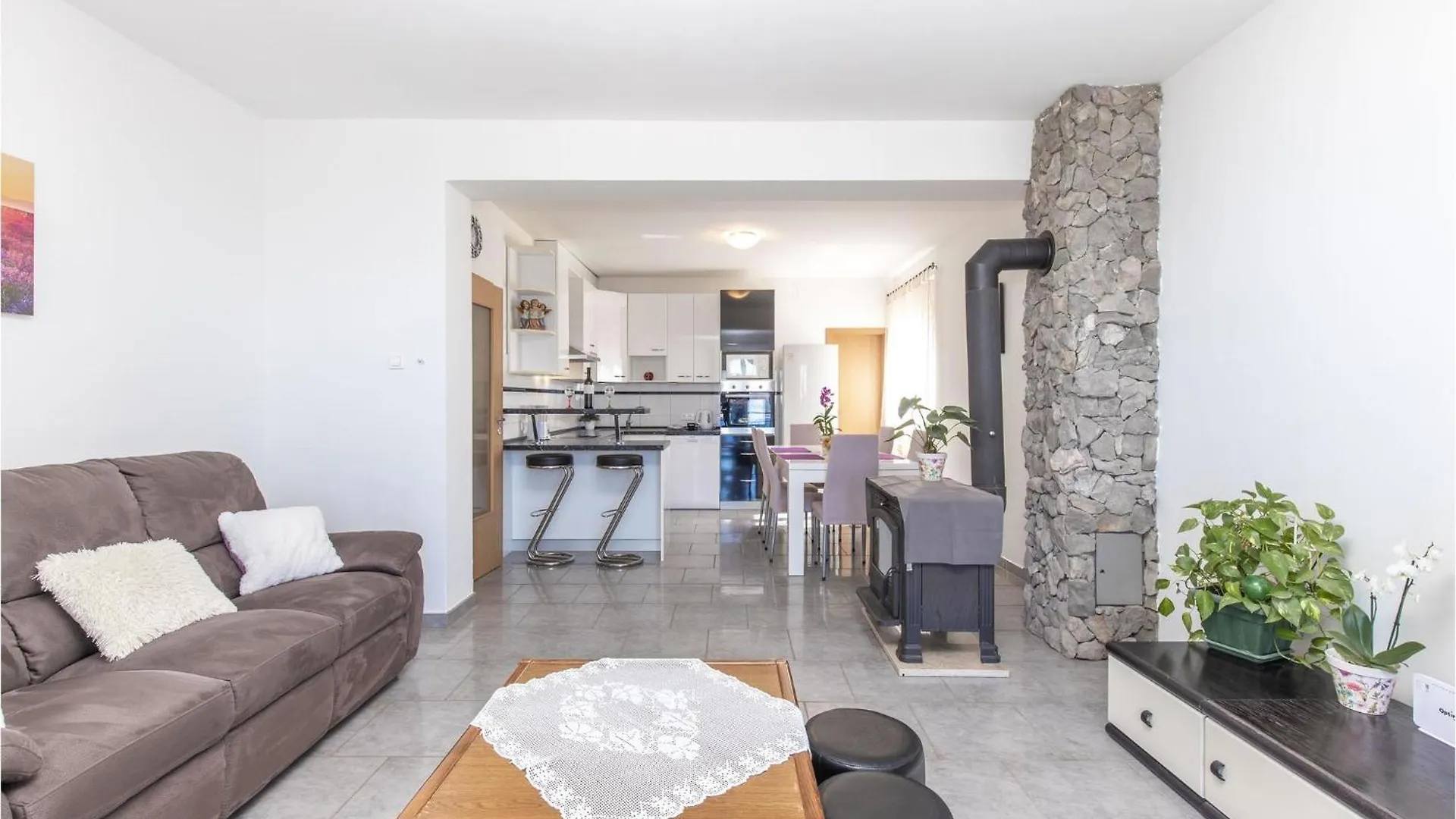 Lovely Apartment In Novi Vinodolski With Wifi